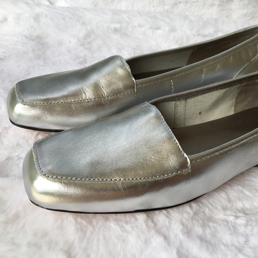 NEW Array Silver Flats 8M